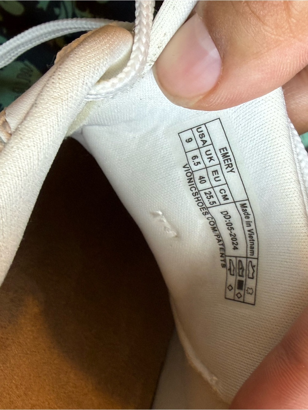 Vionic Emery White Leather Sneaker Women’s Size 9 NWOB - Picture 6 of 6